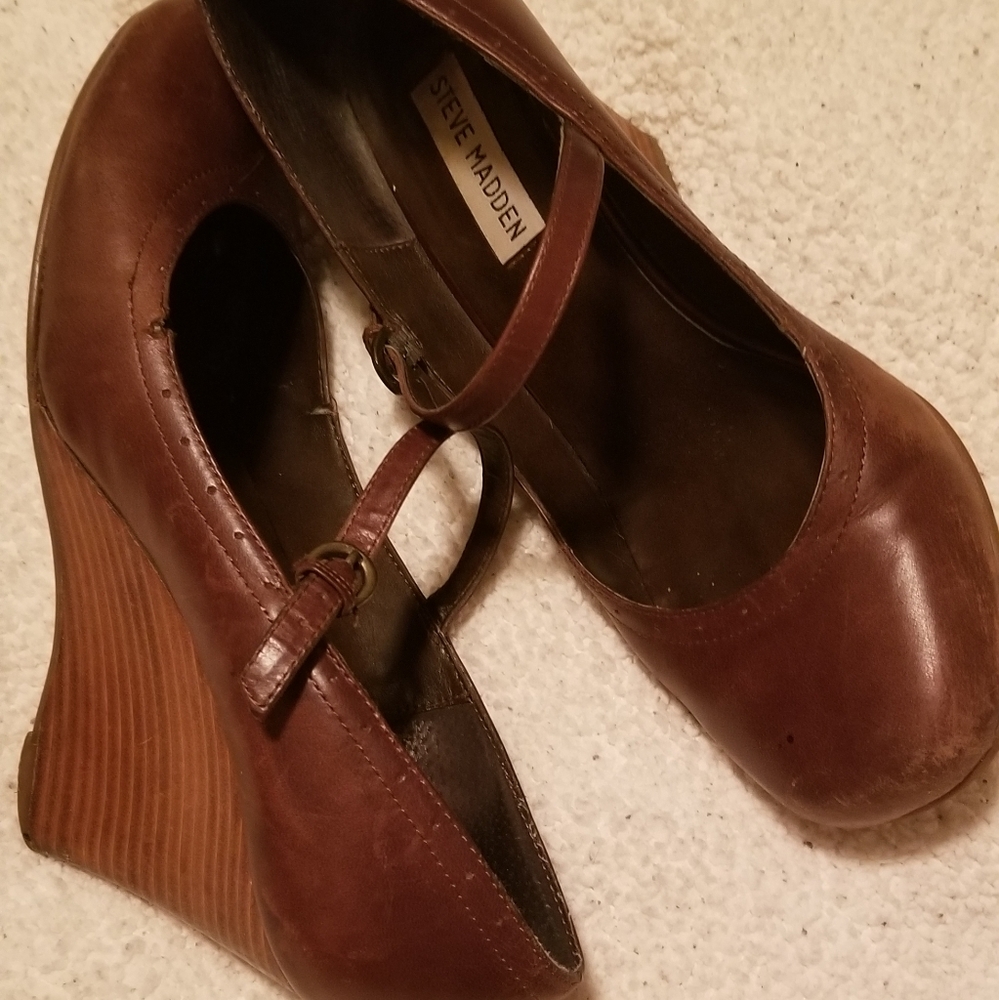 Wedge shoes